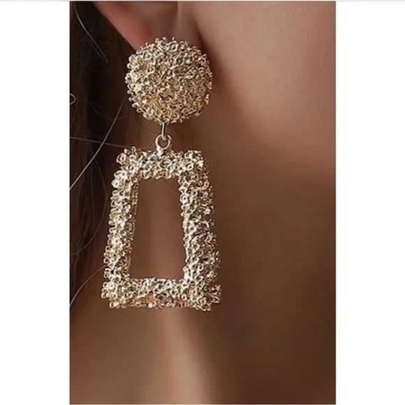 Zara gold earrings so pretty - Picture 1 of 5